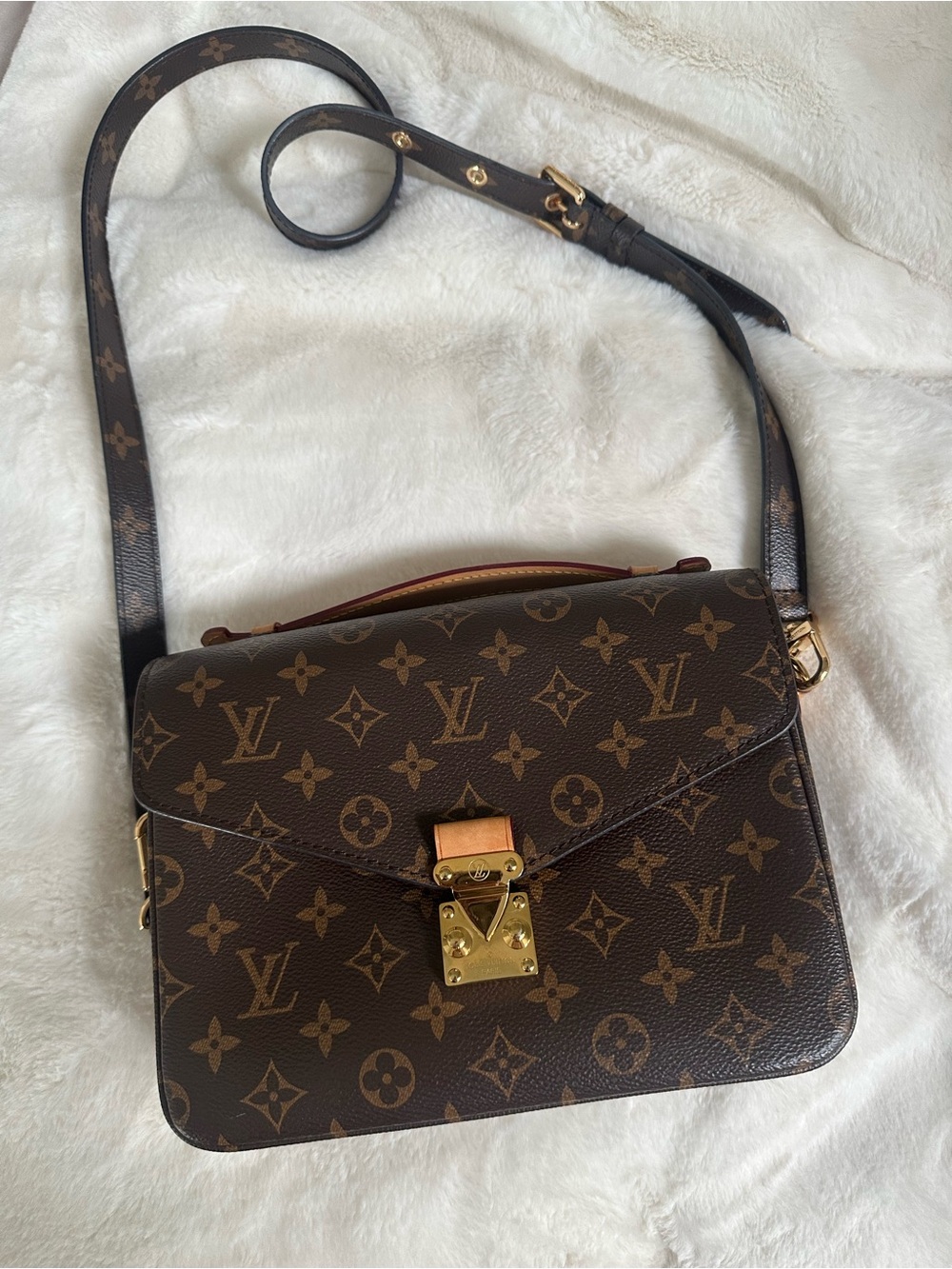 monogram crossbody pochette metis style bag